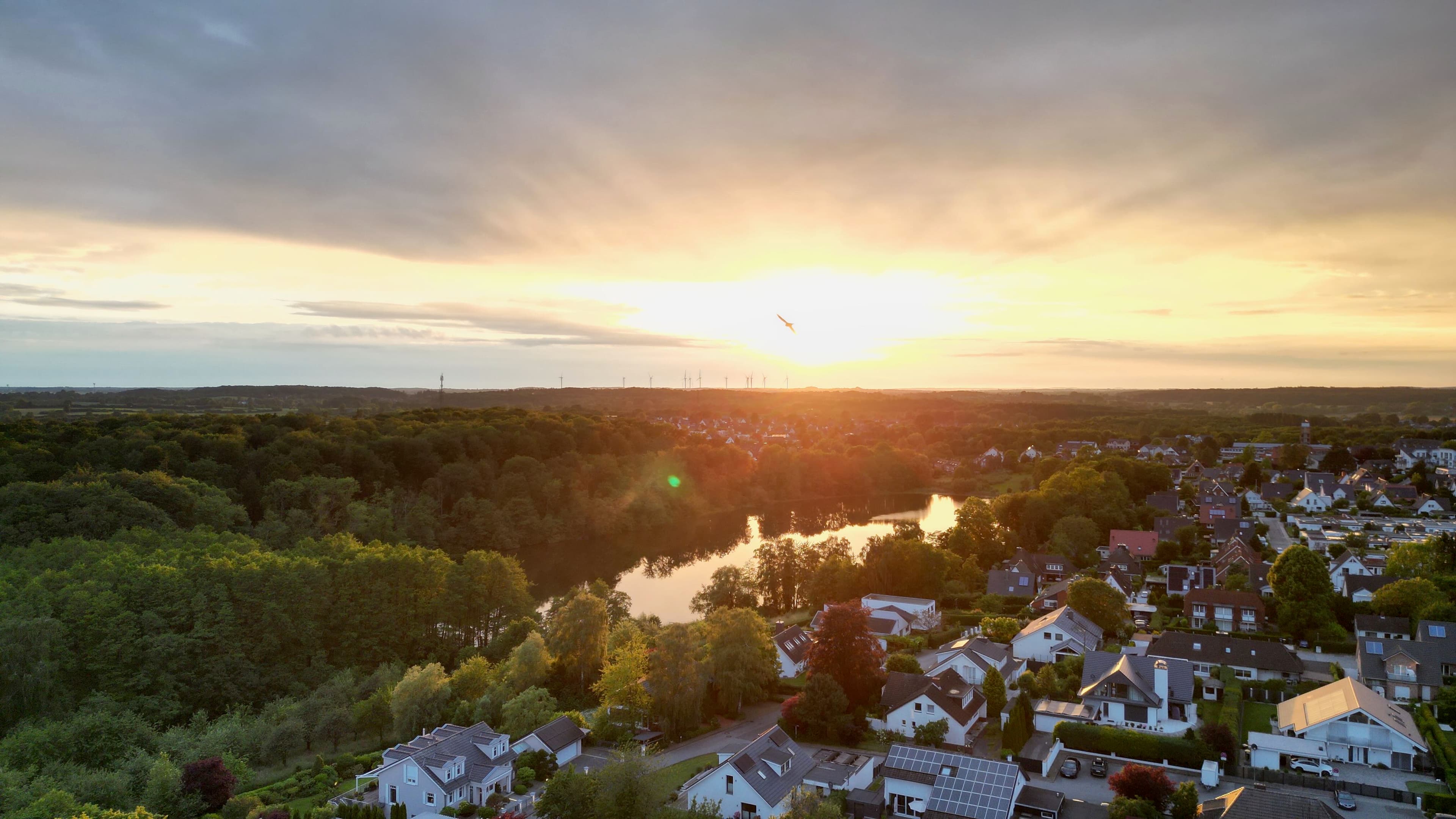 Luftaufnahme einer luxuriösen Ferienwohnung mit direktem Meerblick am Timmendorfer Strand